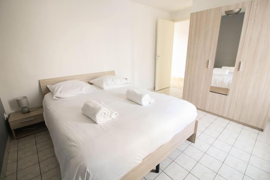 Joli T2 Renove / Wifi / Grand Parking Prive Apartamento La Couronne  Exterior foto