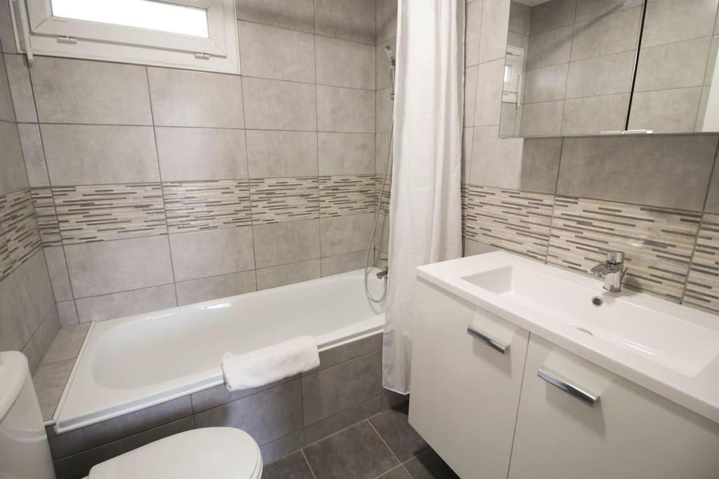 Joli T2 Renove / Wifi / Grand Parking Prive Apartamento La Couronne  Exterior foto